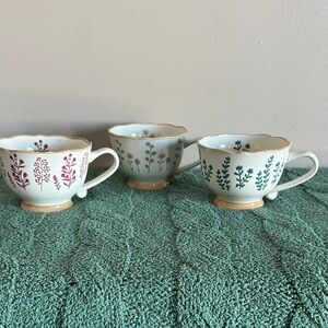 SH Home Floral Mugs Farmhouse Beige Yellow Green Red Set of 3 Gorgeous! NEW!